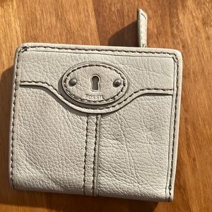 Fossil mini wallet can hold a lot